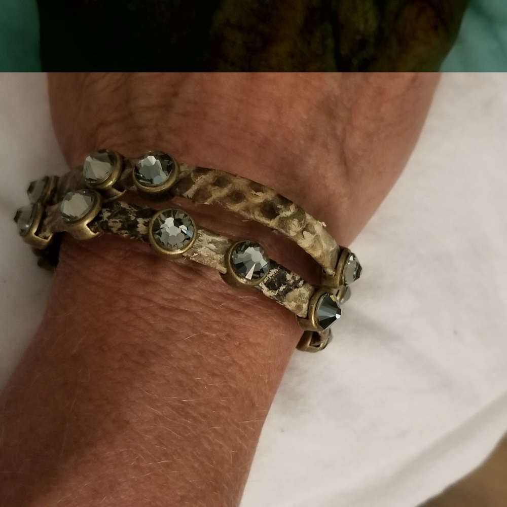 Heet snakeskin/ grey crystal bracelet